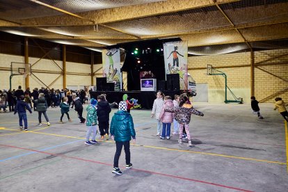 La Navidad da comienzo en Golmayo con el encendido de un árbol navideño.