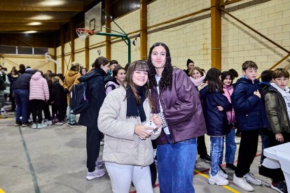 La Navidad da comienzo en Golmayo con el encendido de un árbol navideño.