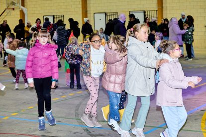 La Navidad da comienzo en Golmayo con el encendido de un árbol navideño.