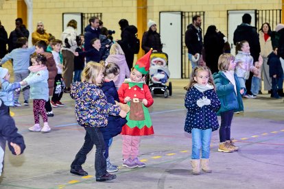 La Navidad da comienzo en Golmayo con el encendido de un árbol navideño.