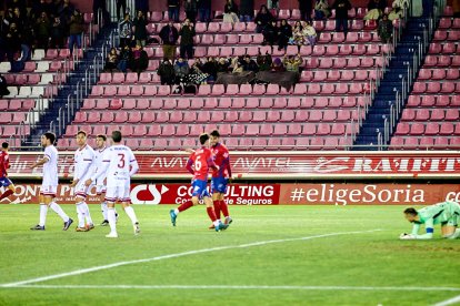 Un doblete de Dani García y otro gol de Juancho neutralizan la ventaja inicial de los asturianos.