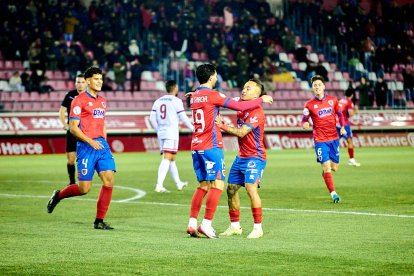 Un doblete de Dani García y otro gol de Juancho neutralizan la ventaja inicial de los asturianos.