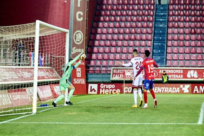 Un doblete de Dani García y otro gol de Juancho neutralizan la ventaja inicial de los asturianos.