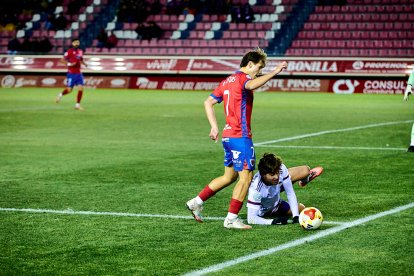 Un doblete de Dani García y otro gol de Juancho neutralizan la ventaja inicial de los asturianos.