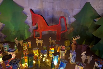 Se ha recreado el pueblo en una maqueta similar a como era hace medio siglo.