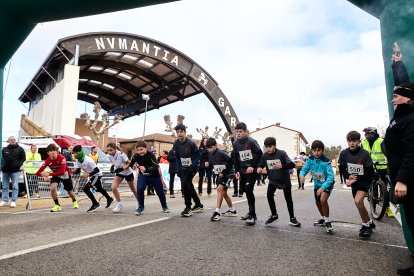 Un total de 341 participantes en la prueba garreña en una mañana invernal.