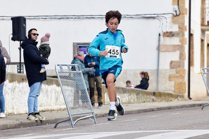 Un total de 341 participantes en la prueba garreña en una mañana invernal.