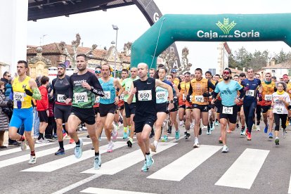 Un total de 341 participantes en la prueba garreña en una mañana invernal.