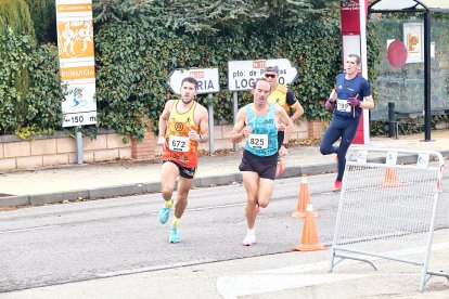 Un total de 341 participantes en la prueba garreña en una mañana invernal.