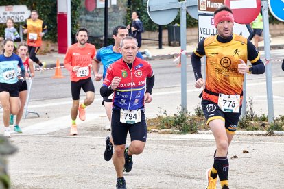 Un total de 341 participantes en la prueba garreña en una mañana invernal.