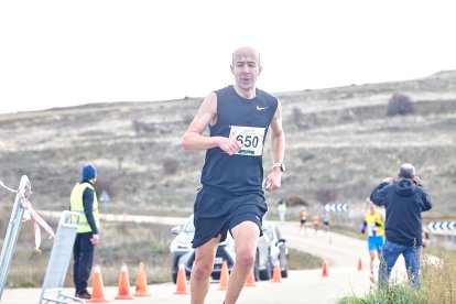 Un total de 341 participantes en la prueba garreña en una mañana invernal.