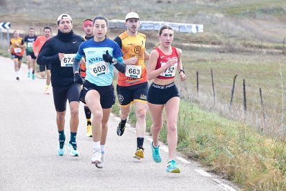 Un total de 341 participantes en la prueba garreña en una mañana invernal.