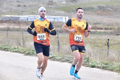 Un total de 341 participantes en la prueba garreña en una mañana invernal.