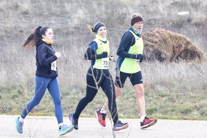 Un total de 341 participantes en la prueba garreña en una mañana invernal.