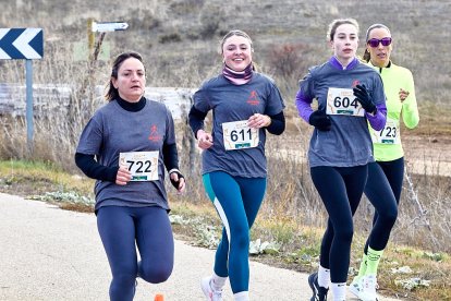 Un total de 341 participantes en la prueba garreña en una mañana invernal.
