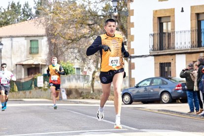 Un total de 341 participantes en la prueba garreña en una mañana invernal.