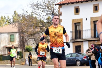 Un total de 341 participantes en la prueba garreña en una mañana invernal.