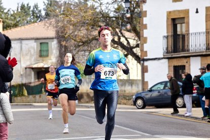 Un total de 341 participantes en la prueba garreña en una mañana invernal.