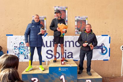 Un total de 341 participantes en la prueba garreña en una mañana invernal.