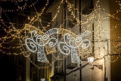 La prueba de luces llamó la atención de todo el que paseaba por las principales de Soria