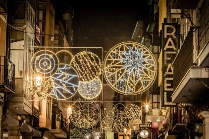 La prueba de luces llamó la atención de todo el que paseaba por las principales de Soria