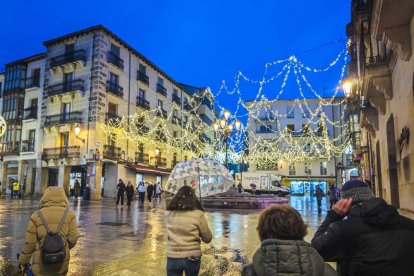 La prueba de luces llamó la atención de todo el que paseaba por las principales de Soria