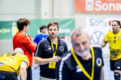 El Balonmano Soria contó con el apoyo de la afición durante todo el partido