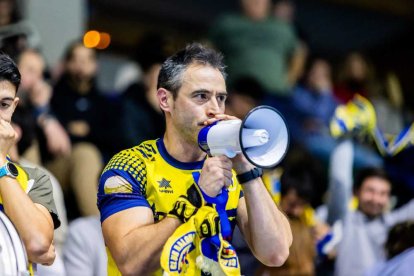 El Balonmano Soria contó con el apoyo de la afición durante todo el partido