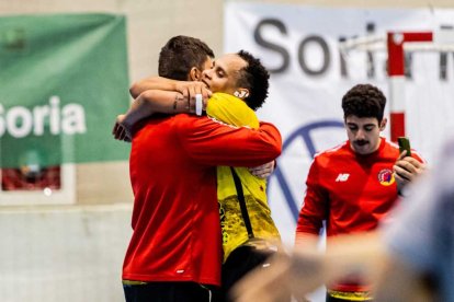 El Balonmano Soria contó con el apoyo de la afición durante todo el partido