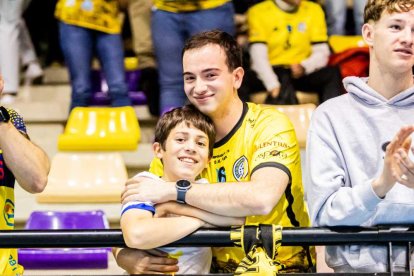 El Balonmano Soria contó con el apoyo de la afición durante todo el partido