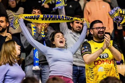 El Balonmano Soria contó con el apoyo de la afición durante todo el partido