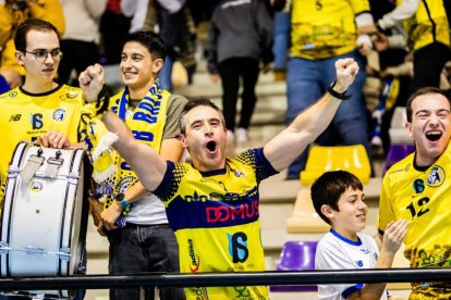 El Balonmano Soria contó con el apoyo de la afición durante todo el partido