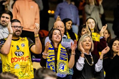 El Balonmano Soria contó con el apoyo de la afición durante todo el partido