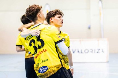 El Balonmano Soria contó con el apoyo de la afición durante todo el partido