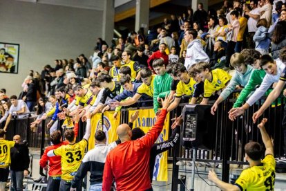 El Balonmano Soria contó con el apoyo de la afición durante todo el partido