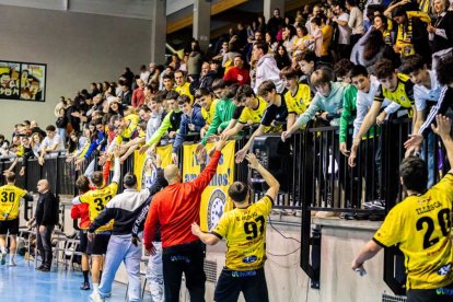 El Balonmano Soria contó con el apoyo de la afición durante todo el partido