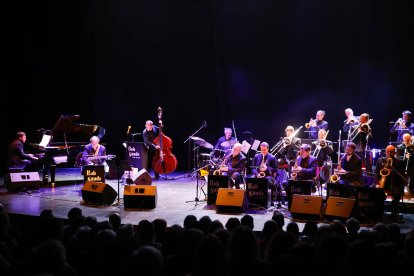 La Audiencia vibrar con el jazz navideño.