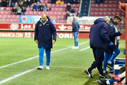 Dos errores defensivos condenan al equipo rojillo.