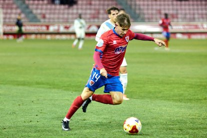 Dos errores defensivos condenan al equipo rojillo.