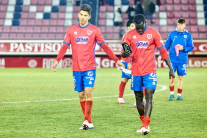 Dos errores defensivos condenan al equipo rojillo.