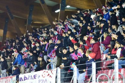 Dos errores defensivos condenan al equipo rojillo.