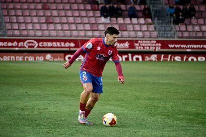 Dos errores defensivos condenan al equipo rojillo.