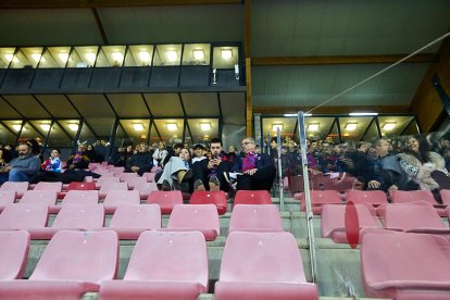 Dos errores defensivos condenan al equipo rojillo.