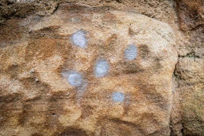 Nuevas pintadas se suman al deterioro de la zona