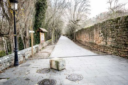 Nuevas pintadas se suman al deterioro de la zona