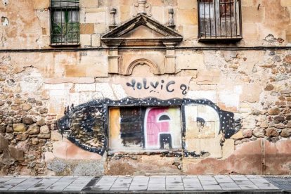 Nuevas pintadas se suman al deterioro de la zona