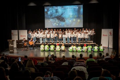 Los escolares de los distintos colegios de la capital celebran una jornada de lo más navideña.