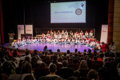Los escolares de los distintos colegios de la capital celebran una jornada de lo más navideña.