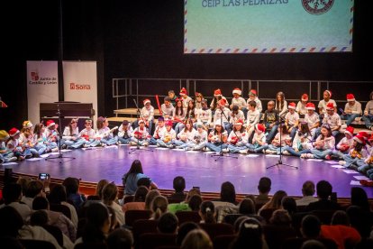 Los escolares de los distintos colegios de la capital celebran una jornada de lo más navideña.
