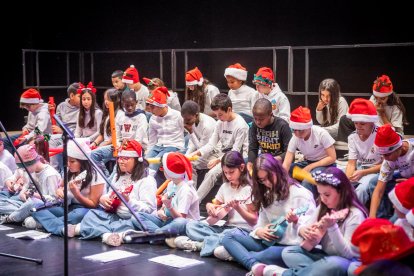 Los escolares de los distintos colegios de la capital celebran una jornada de lo más navideña.